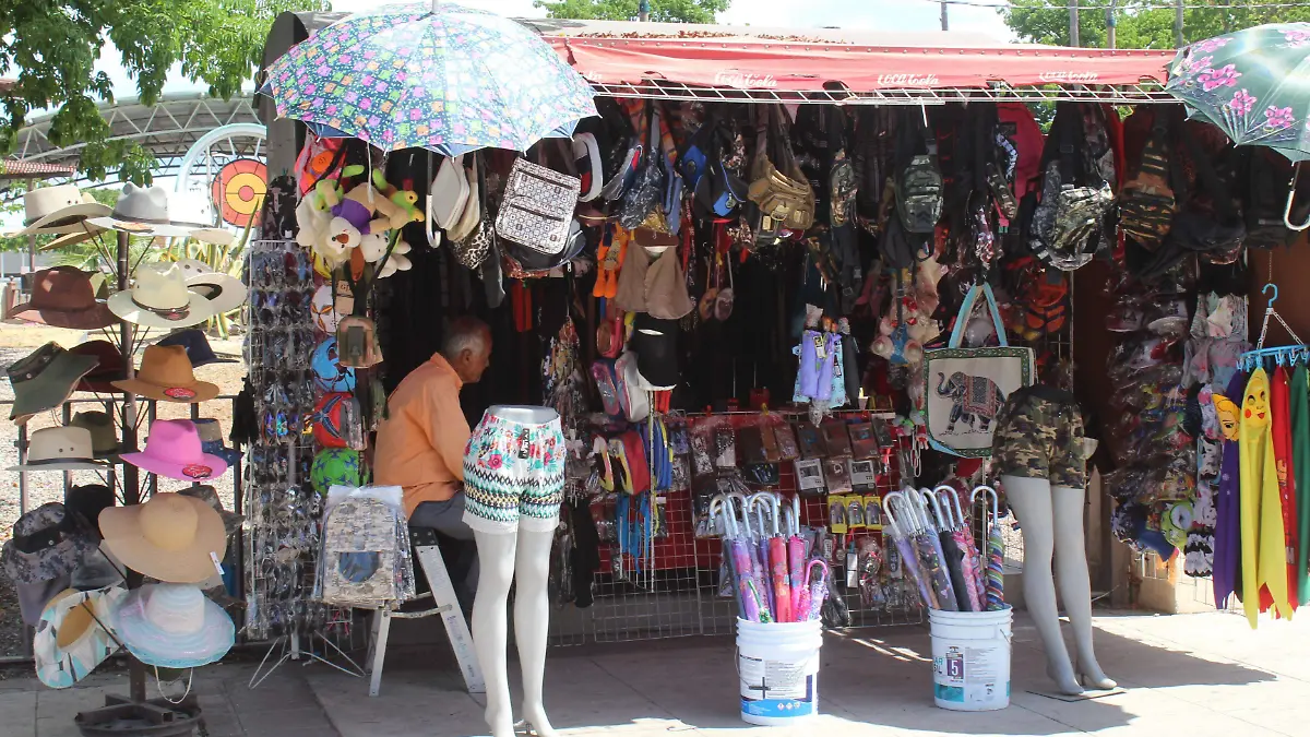 Galeria comerciantes esperando clientes - Mike Acosta (4)